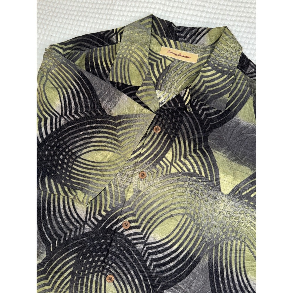 Tommy Bahama Silk Button Down Mens Large Green Abstract Geometric Camp Shirt